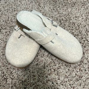 Cream Sherpa Lined Gap Clogs